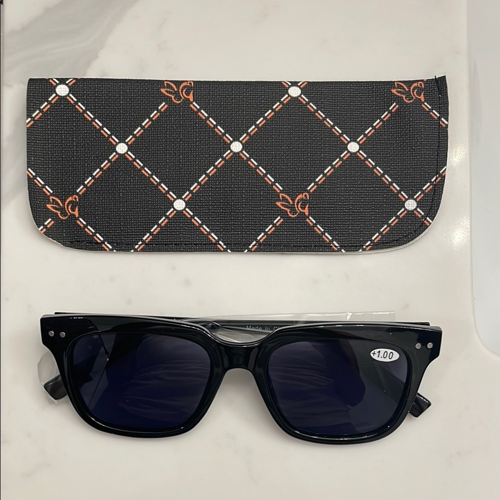 Stylish Sunglasses 1.0 Readers with Case